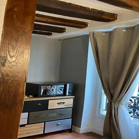 Apartment Elegant Retreat By Le Marais Paris
