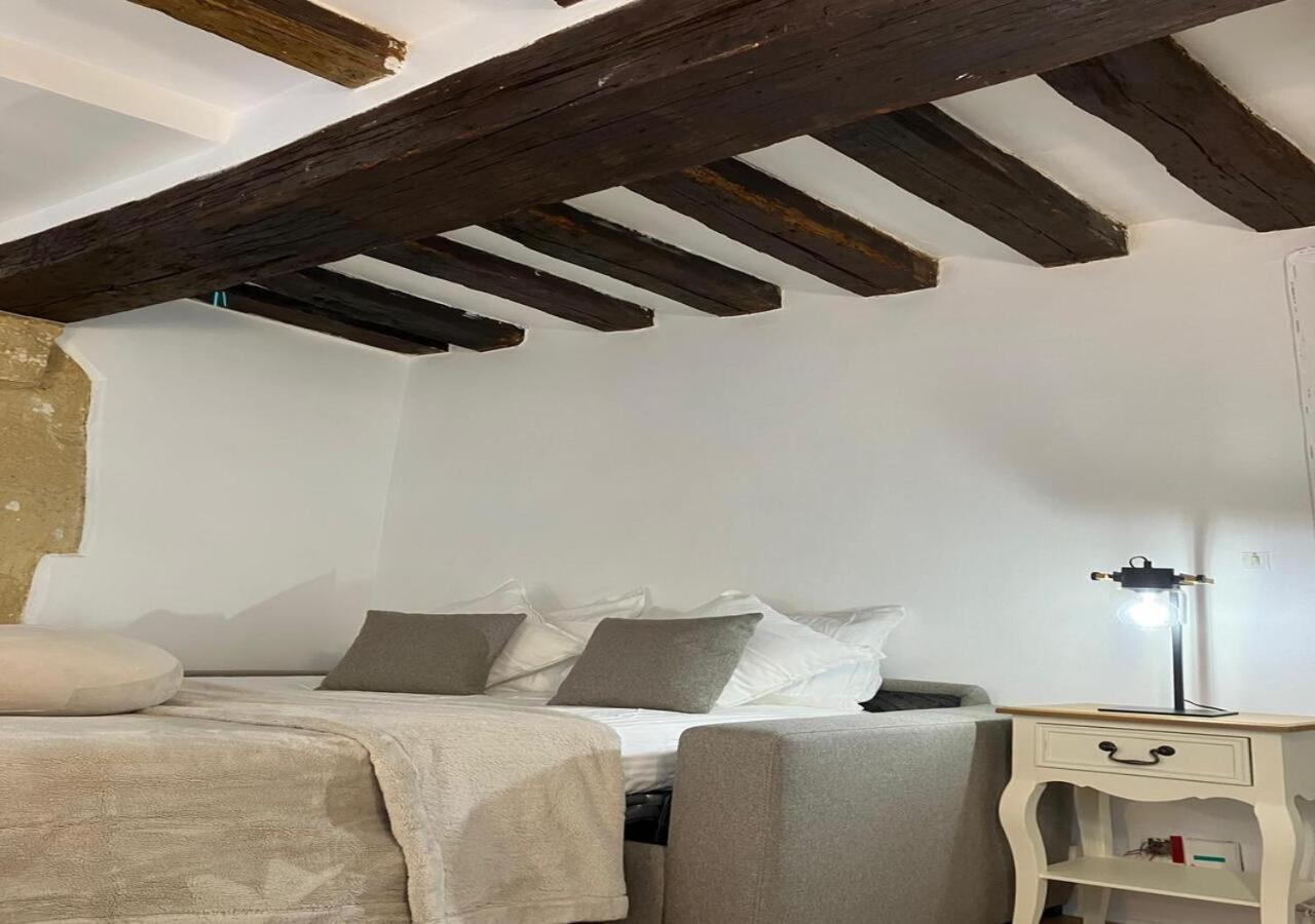 Elegant Retreat By Le Marais Parigi